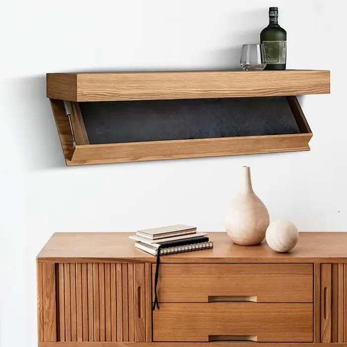 Étagère murale en bois avec compartiment secret