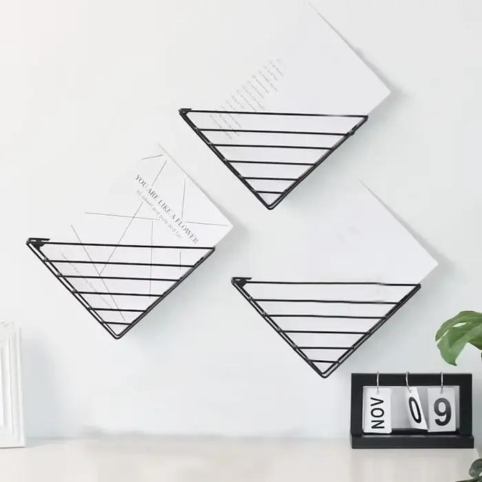 Étagère murale triangulaire en métal