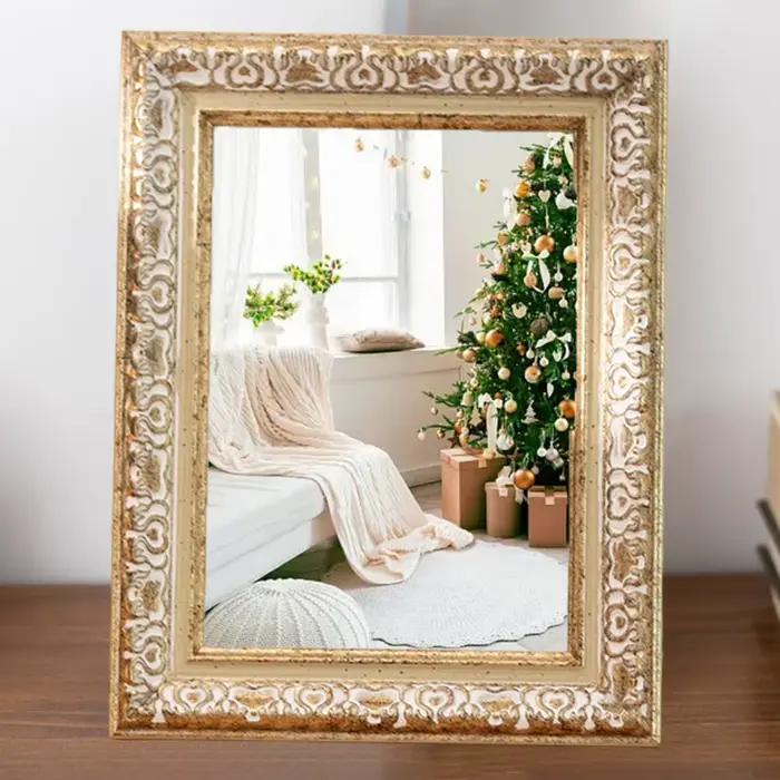 Cadre photo vintage avec finition blanche classique et compatibilité multi-tailles