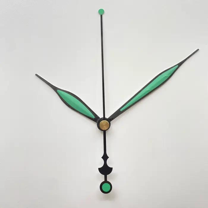 Horloge murale en métal