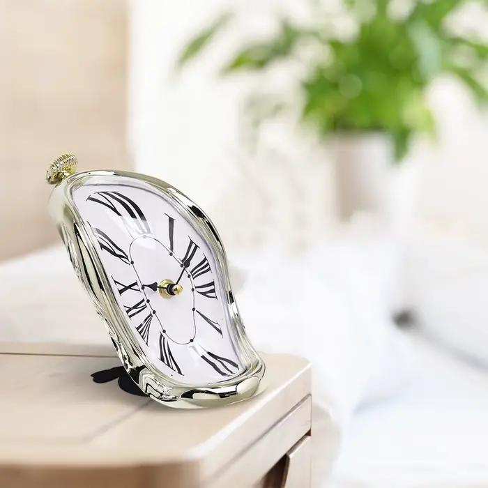 Horloge fondante style Salvador Dalí