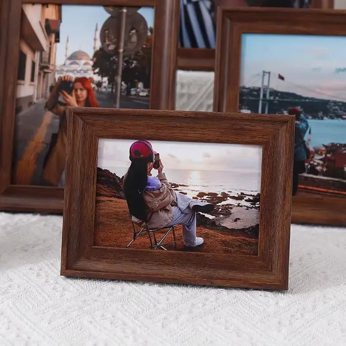 Cadre Photo en Plastique Couleur Noyer Profond