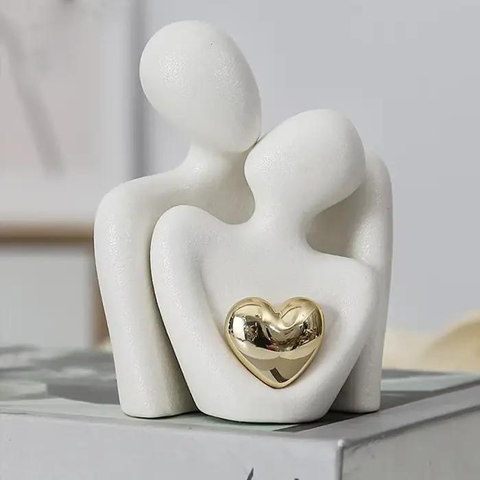 Sculpture de Couple Romantique Abstraite en Céramique