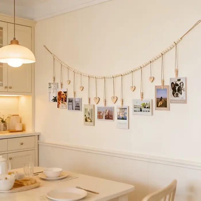 Décoration murale pour photos suspendues - Guirlande rustique bohème en perles de bois avec 9 pinces
