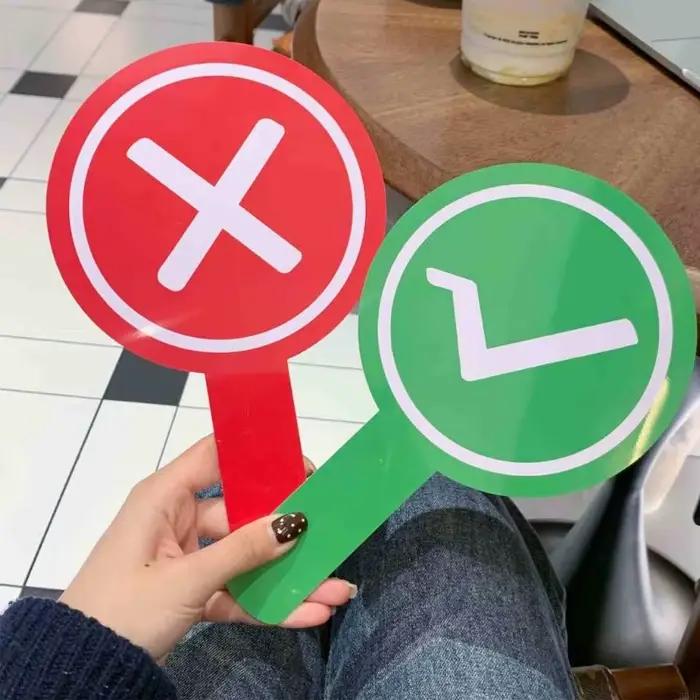 Panneau interactif signe du bon du mauvais