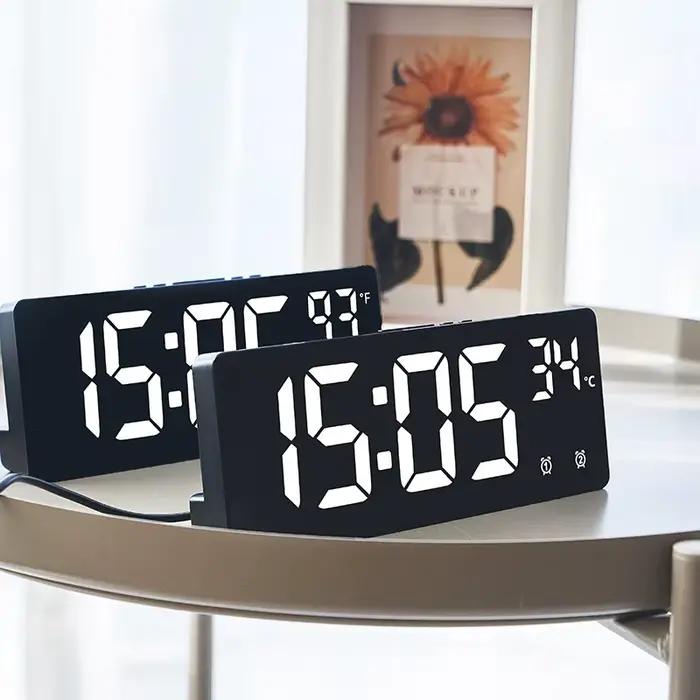 Horloge électronique commande vocale réveil numérique température