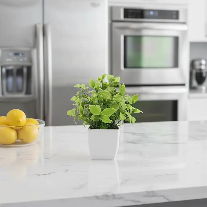 Plantes artificielles en pot avec feuillage réaliste et sans entretien, parfaites pour la décoration de la maison, du bureau, de la salle de bain, de la table ou des étagères.