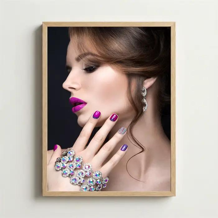 Affiche d'art moderne de style nordique pour salons de beauté et de manucure — Nail art et maquillage élégants pour une belle fille — Toile décorative pour la maison