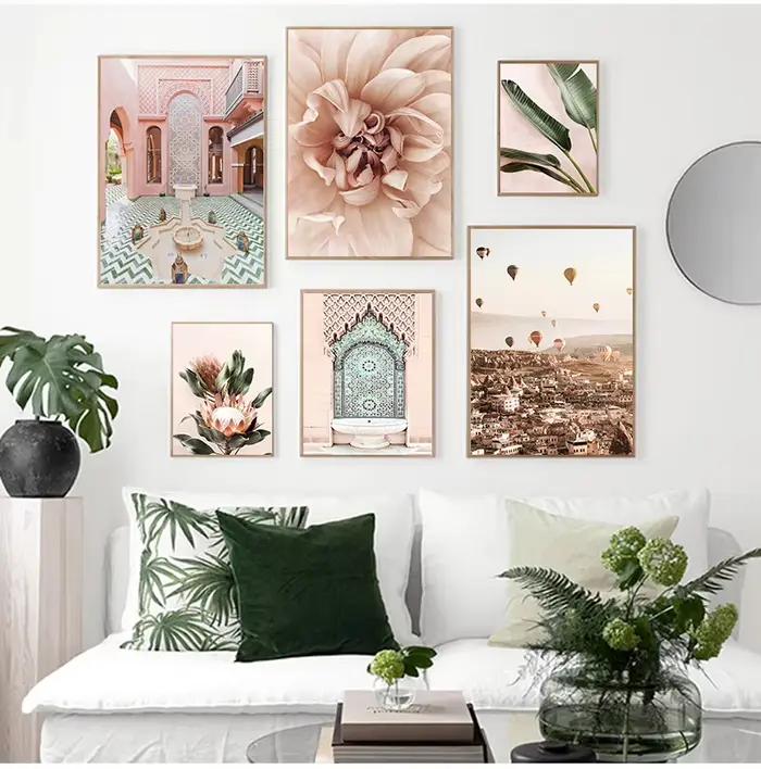 Affiche de fleur de style rose avec feuilles vertes