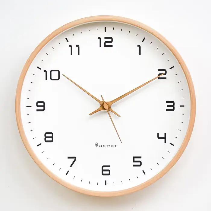 Horloge murale en bois de style nordique européen