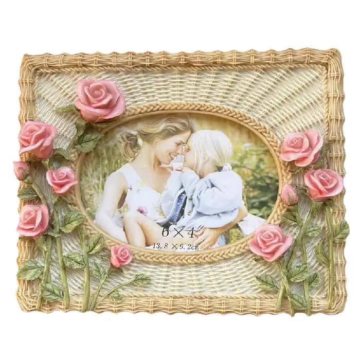 Cadre photo rose en résine de bureau en dentelle gaufrée pour décoration de la maison