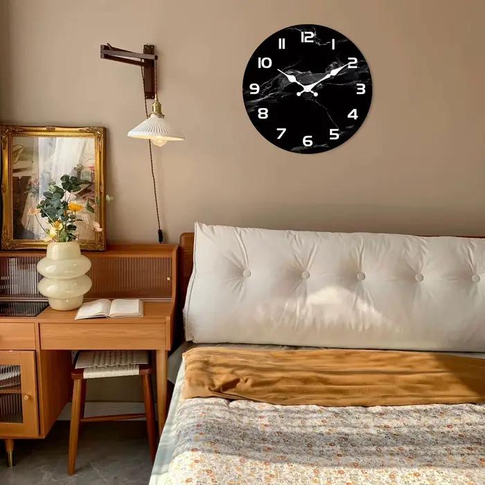 Horloge murale en bois texturée en marbre noir Simple