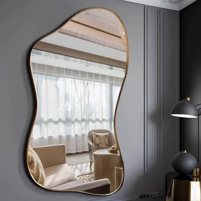 Miroir mural nordique irrégulier