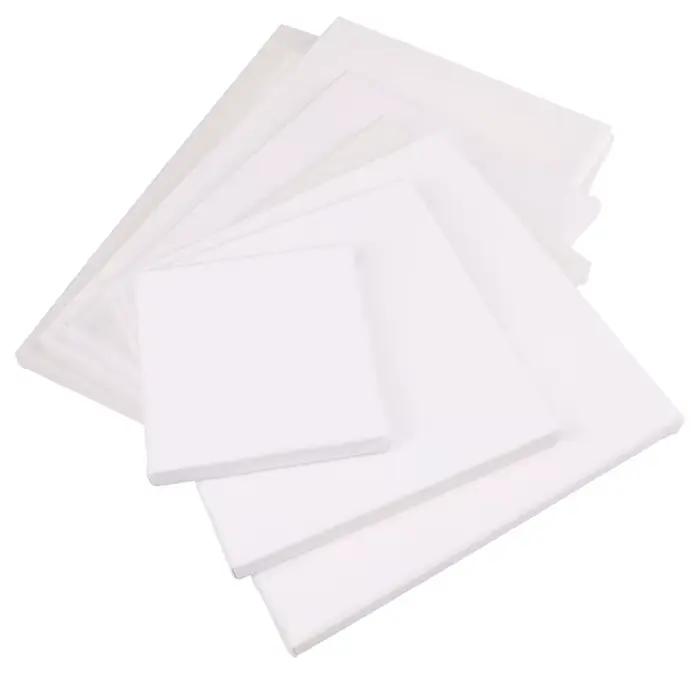 Toile d'artiste carrée vierge blanche