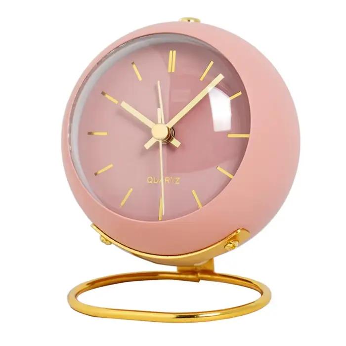 Horloge de bureau électronique créative nordique