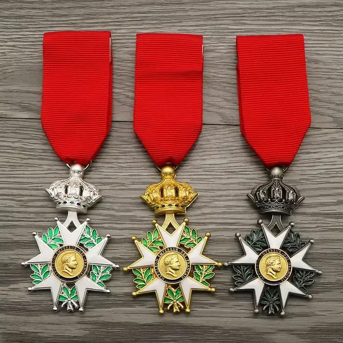 Reproduction de la médaille d'honneur des chevaliers seniors de l'empereur français Napoléon