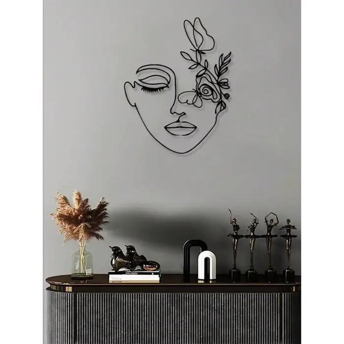 Art mural en métal abstrait représentant un visage de femme | Décoration d'intérieur moderne