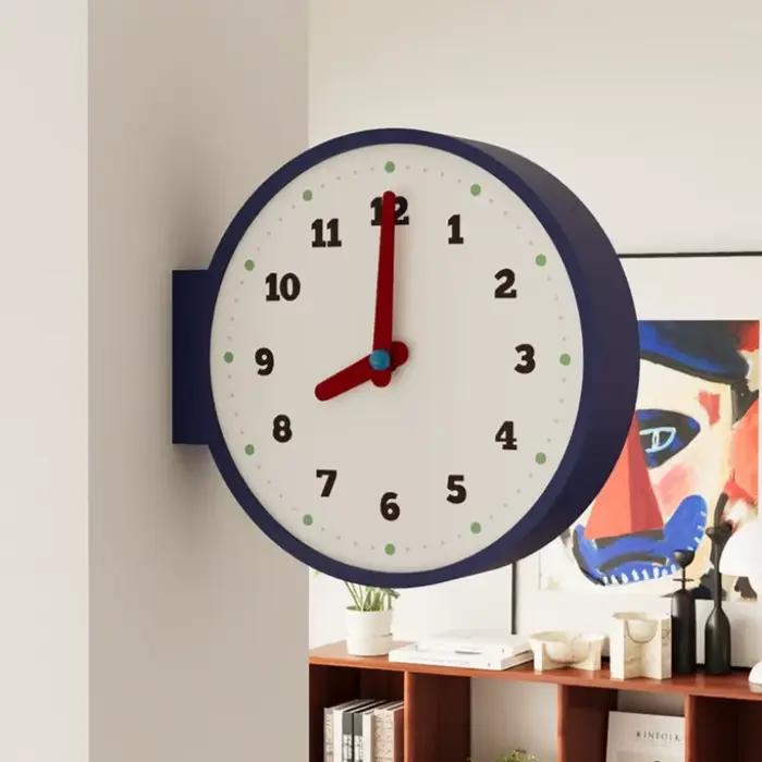 Horloge murale double face d'angle pour salon