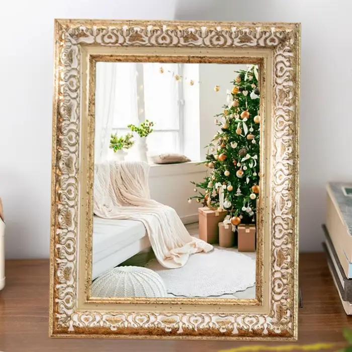 Cadre photo vintage avec finition blanche classique et compatibilité multi-tailles