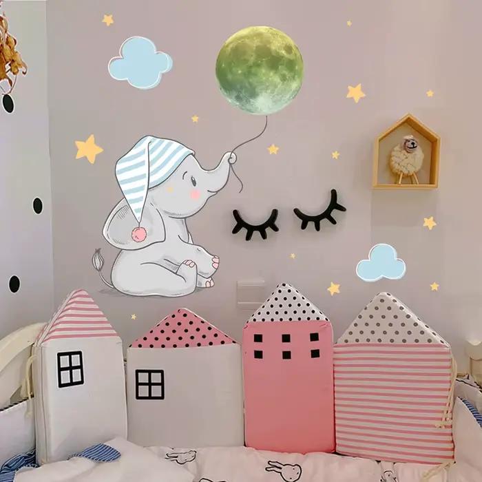 Autocollant mural lumineux bébé éléphant lune