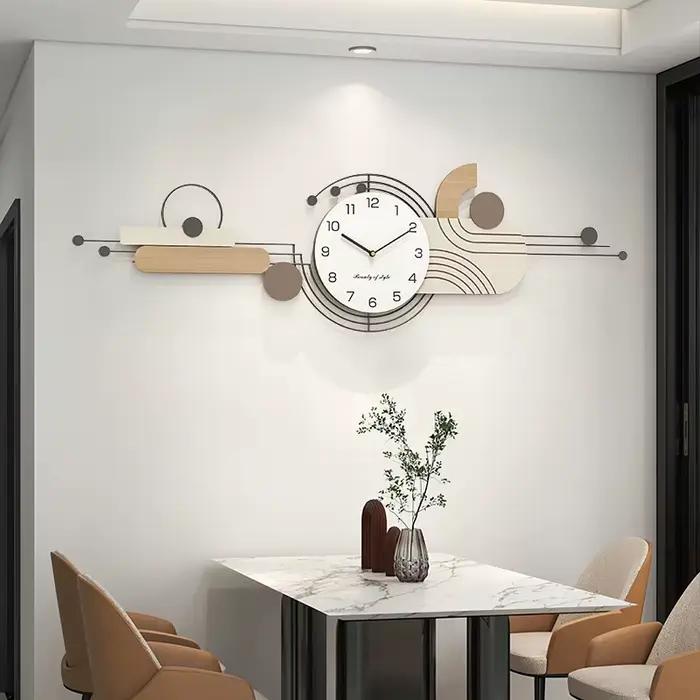 Horloge murale contemporaine pour salle à manger