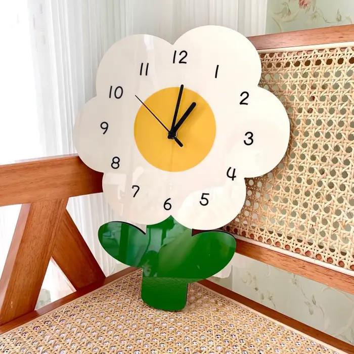 Horloge murale de fleur de dessin animé artistique