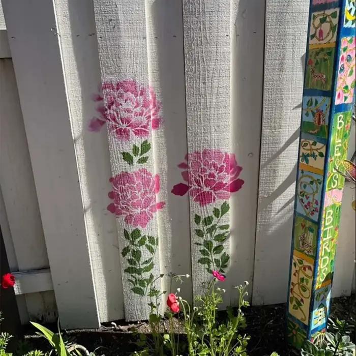 Grand modèle de fleur de clôture de jardin