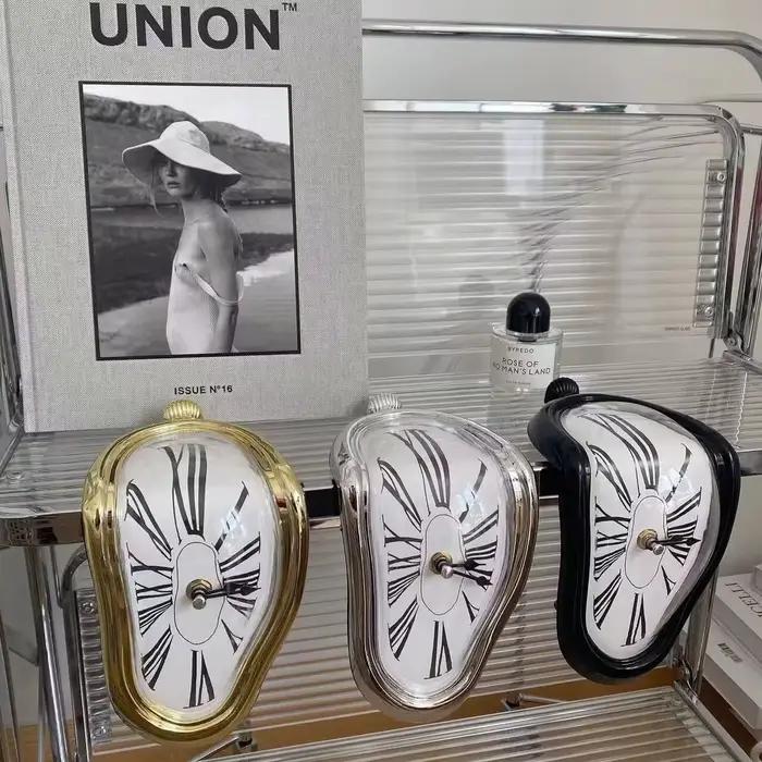 Horloge de fusion d'or de Rome populaire