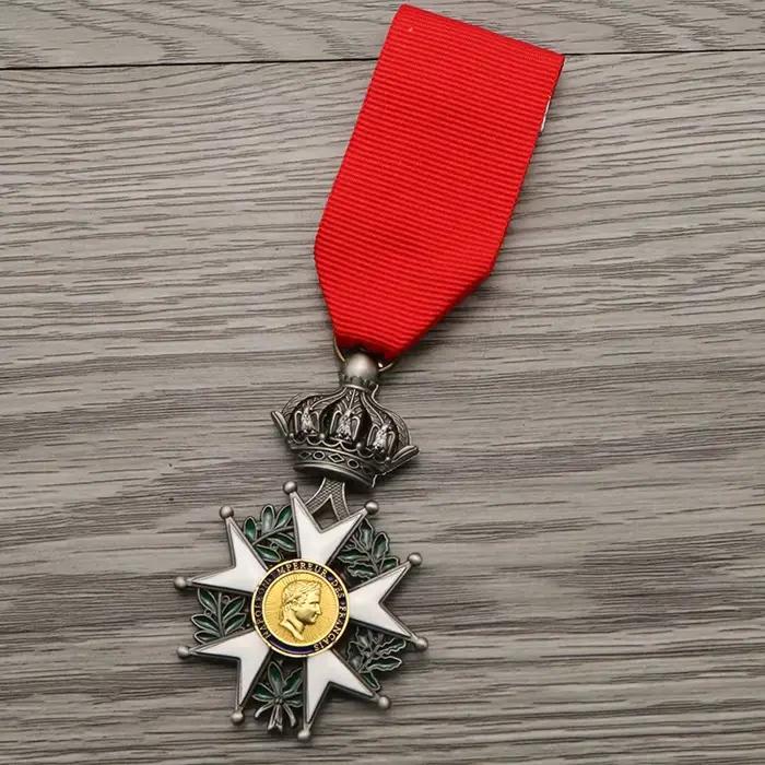 Reproduction de la médaille d'honneur des chevaliers seniors de l'empereur français Napoléon