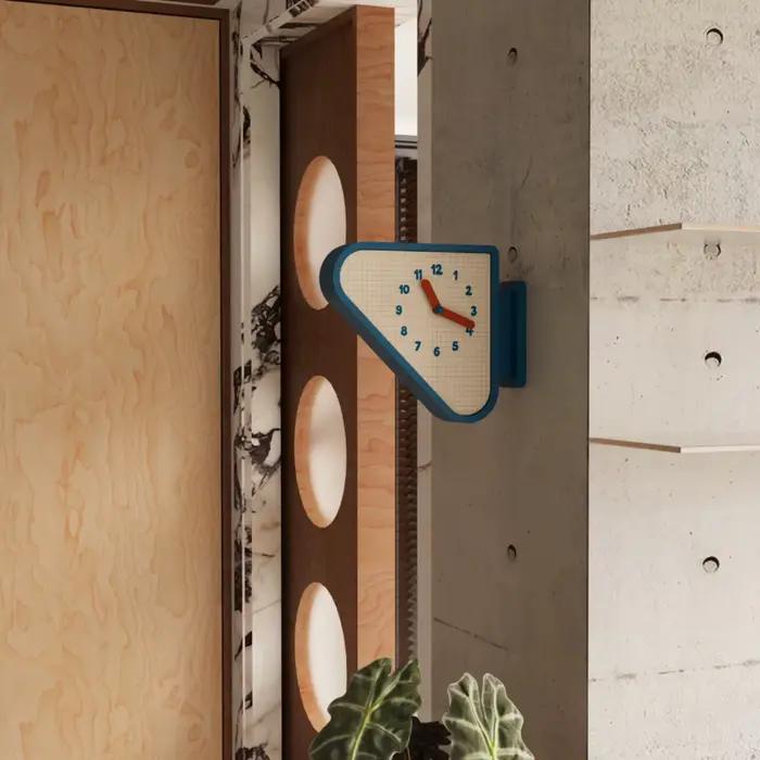 Horloge murale d'angle minimaliste triangulaire