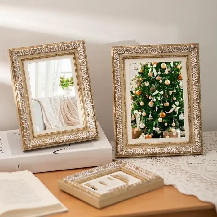 Cadre photo vintage avec finition blanche classique et compatibilité multi-tailles