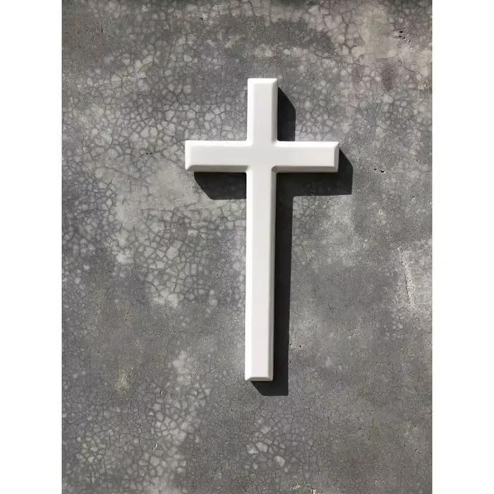 Croix de mur en bois pour la décoration intérieure