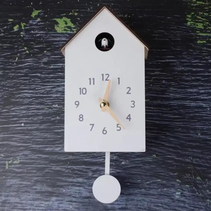Grande horloge coucou en bois faite à la main