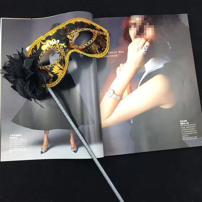 Masque de carnaval vintage à plumes portatif pour femmes, idéal pour bal de promo, Halloween et dégu