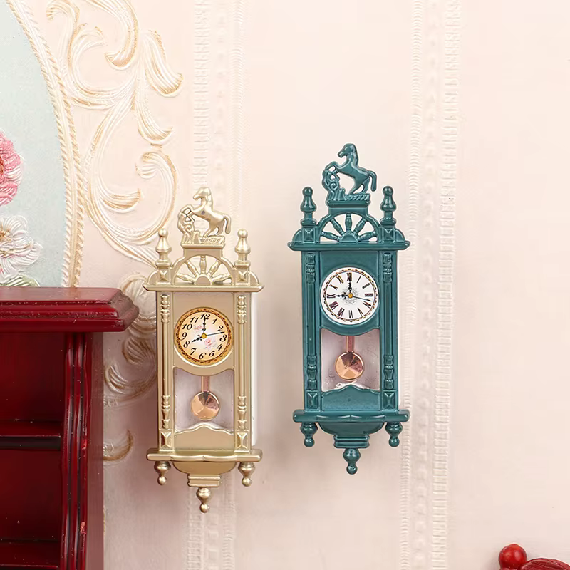 1 pièce - Accessoires de scène pour maison de poupée - Mini horloge romaine rétro - Décoration de salon - Horloge suspendue