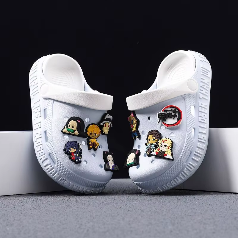 Chaussons Demon Slayer Crocs, mignons, tendance, dessin animé créatif, Kamado Tanjirou, antidérapants, semelle souple, cadeau pour les amis en vacances