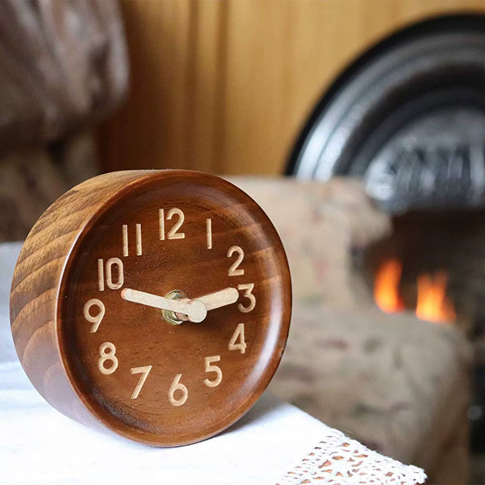 ABYN-horloge analogique de bureau et de Table en bois en pin véritable (foncé)-à piles avec mécanisme silencieux précis