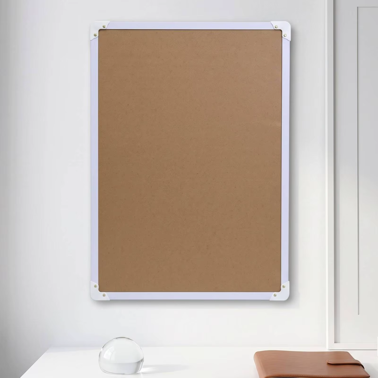 Grand cadre photo pour affiche 50x70cm, fixation murale, construction en PVC avec couvercle de protection transparent