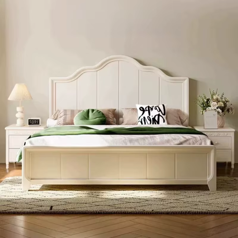 Lit blanc élégant, cadre minimaliste au design unique, lit de luxe crème, style lounge français, avec tête de lit et sommier intégré, pour chambre à coucher, mobilier de chambre.